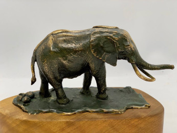 <strong><a href="mailto:robyn@bodostudio.com?subject=Bodo Studio Enquiry Naturalists' Collection 33 African Elephant">Enquire by email</a></strong>